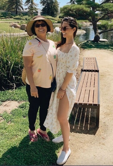 Kim Munn with her daughter, Olivia Munn.